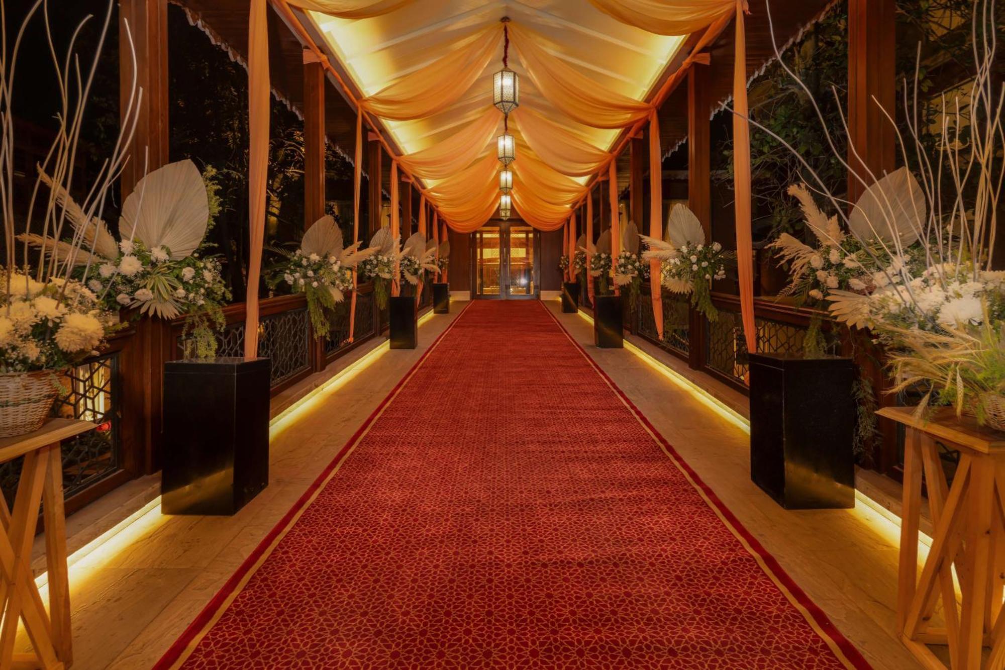 Radisson Collection Hotel & Spa, Riverfront Srinagar Exterior foto